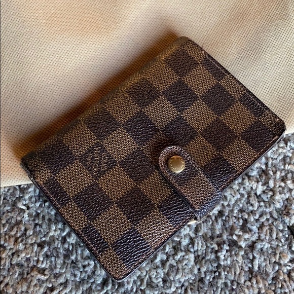 Louis Vuitton Wallet - Picture 1 of 7